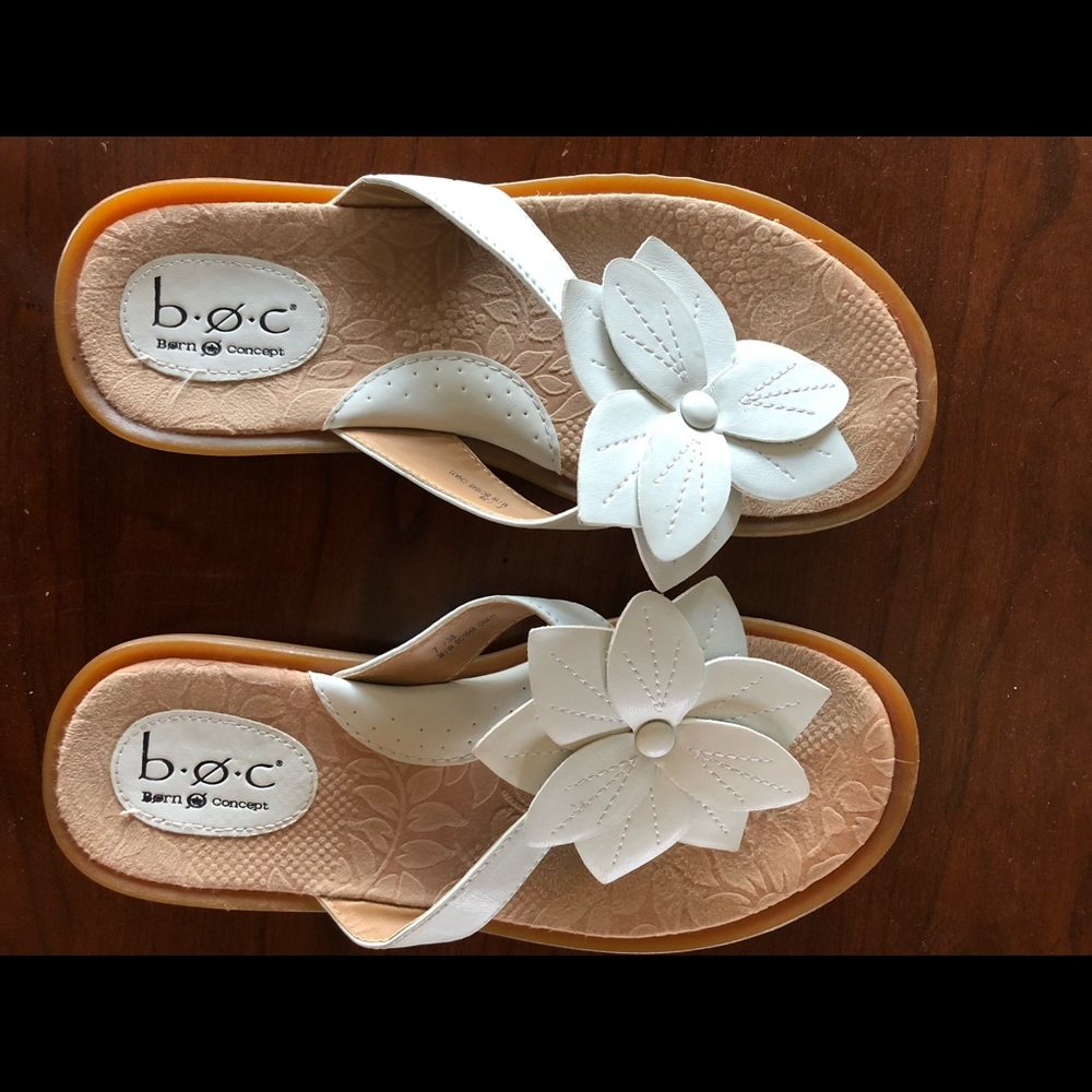 Born sandals
